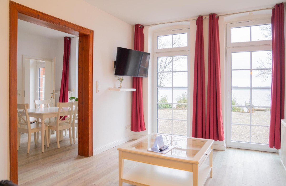 Wohnzimmer, Essbereich und Ausblick