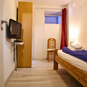 Manon 1: EZ Economy Zimmer mit Gemeinschaftsbad