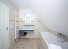 Badezimmer mit Badewanne